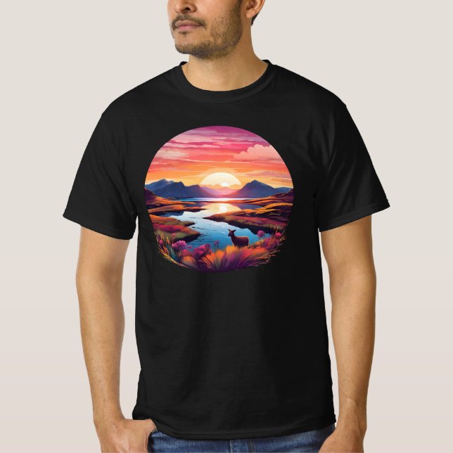 Lake Ewe Sunset in Schottland T-Shirt (Vorderseite)