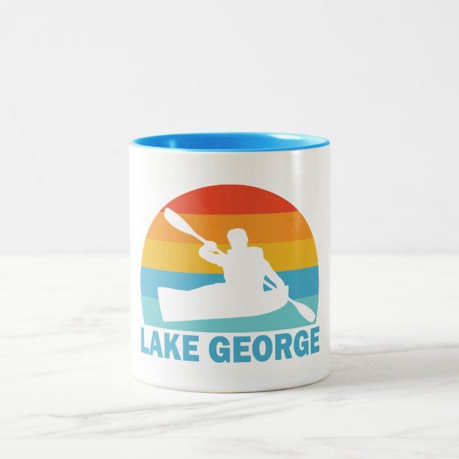 Lake George New York Kayak Zweifarbige Tasse (Mittel)