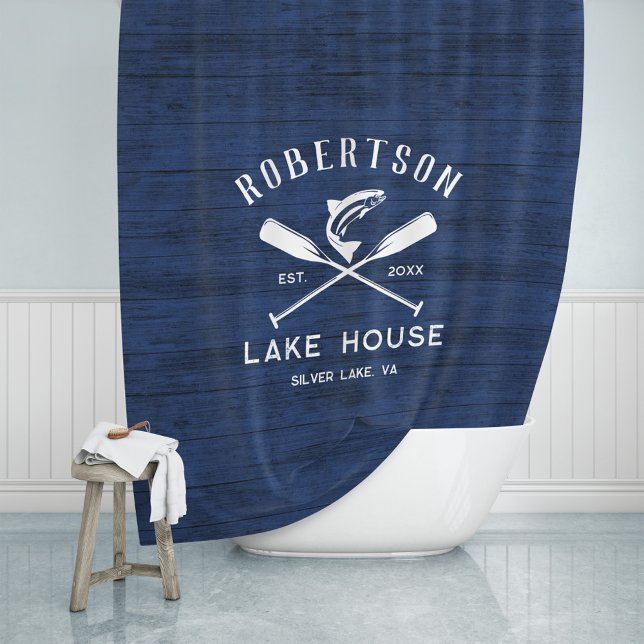 Lake House Familienname Rustic Blue Wood Duschvorhang (Von Creator hochgeladen)
