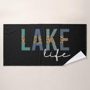 Lake Life Happy Place Cheetah Print Typografy Badehandtuch