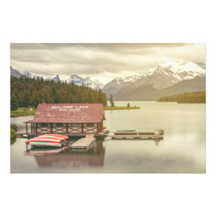 Lake Maligne Boathouse Fotodruck