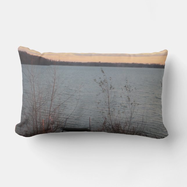 Lake Shore Sunset Pillow Lendenkissen (Vorderseite)