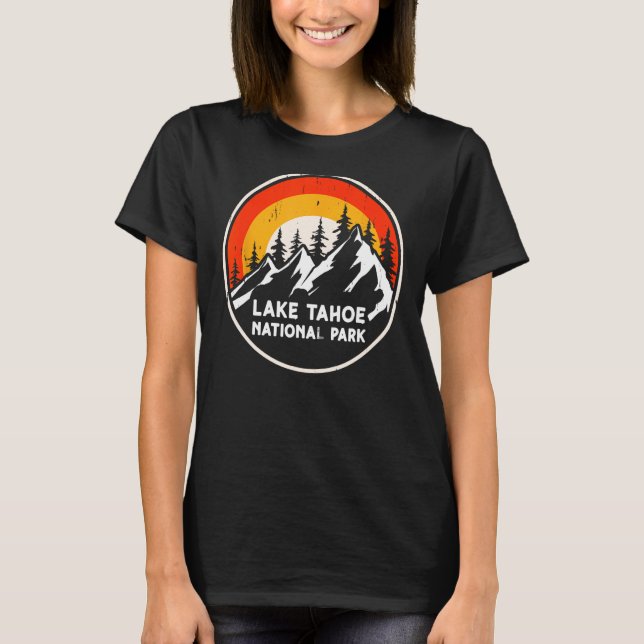 Lake Tahoe Nationalpark Bergbaum & Sun Camp T-Shirt (Vorderseite)