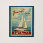 Lake Tahoe Sailboat Vintage Reise Kalifornien<br><div class="desc">Dieses Greetings From Lake Tahoe California Vintage Reise nautische Design verfügt über ein Boot auf dem Wasser mit Möwen und einen blauen Himmel gefüllt mit prächtigen puffigen weißen Wolken.</div>
