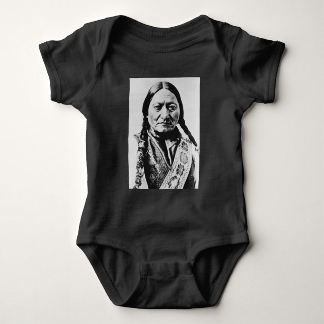 Lakota Chefübergabe: Sich auf Bull Fort Buford set Baby Strampler (Vorderseite)