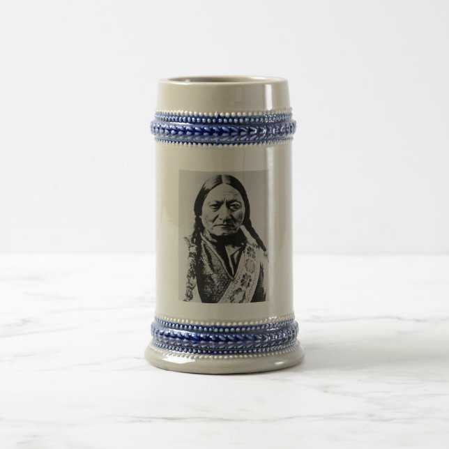 Lakota Chefübergabe: Sich auf Bull Fort Buford set Bierglas (Mittel)