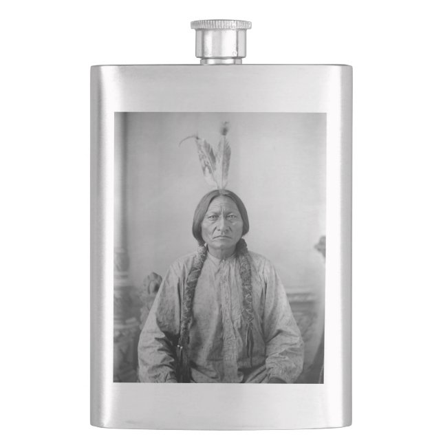 Lakota Leader sitzt Bull Native Amerikanische Urei Flachmann (Vorderseite)