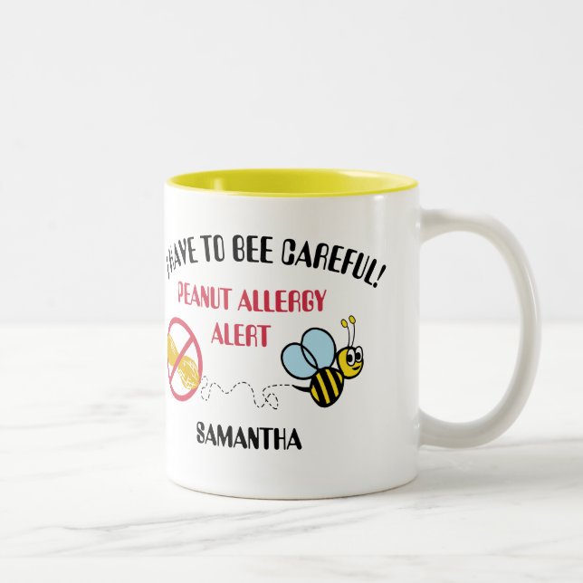 L'alerte d'allergie d'arachide gaffent la tasse (Droit)