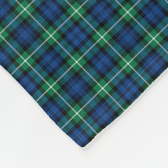 Lamont Clan Bright Blue und Green Tartan Fleecedecke (Ecke)