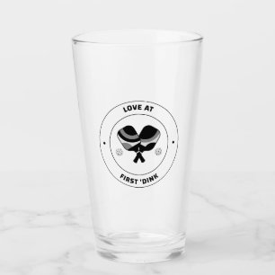 L'Amour À La Première Coupe De Verre Dink