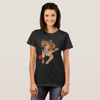 L'amour est un T-shirt de Shiba Inu
