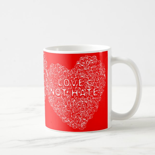 L'amour n'a pas détesté le coeur rouge slogan mug (Droite)