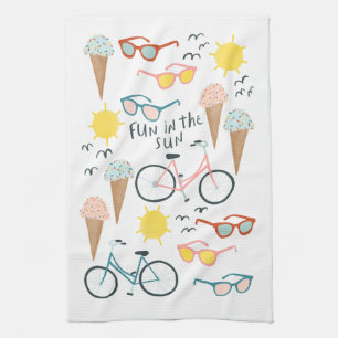 L'amusement fait du vélo au soleil la serviette d