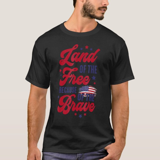 Land der Freiheit wegen des tapferen Adlers Flag m T-Shirt (Vorderseite)