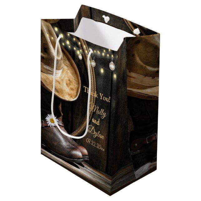 Länderstiefel, Hut- und Braunholz-Hochzeitsgeschen Mittlere Geschenktüte (Vorderseite Schrägansicht)