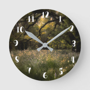 Ländlich romantische Blumen Enchanted Forest Blume Runde Wanduhr