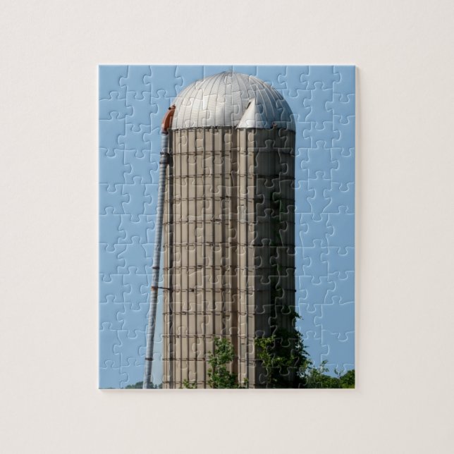 Ländliche Landwirtschaft Silo in Blue Sky (Vertikal)