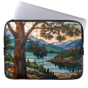 Landschaft einer rustikalen Bergkette in Buntglas Laptopschutzhülle