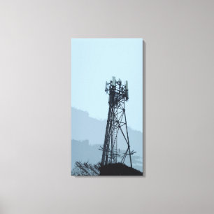 Landschaft mit einem mobilen Signalturm. Leinwanddruck