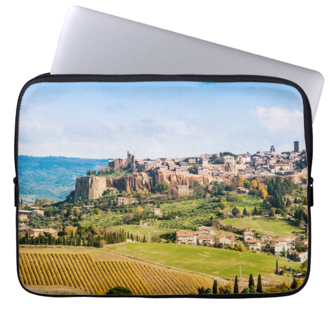 Landschaft über Orvieto Laptopschutzhülle (Vorderseite)