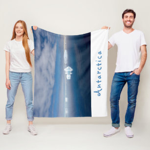 Landschaftlich schwimmendes Foto mit Text Fleecedecke