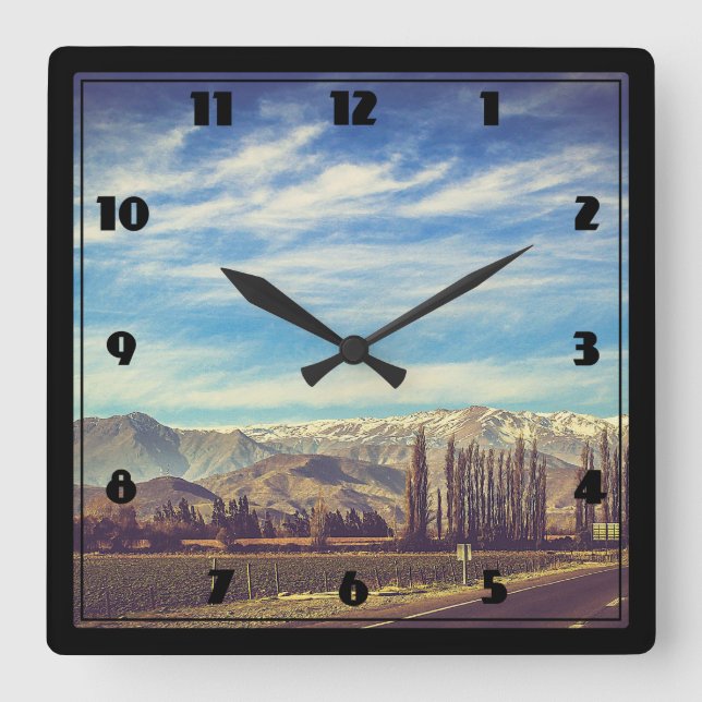 Landschaftliche Berglandschaft in den Anden Quadratische Wanduhr (Vorderseite)