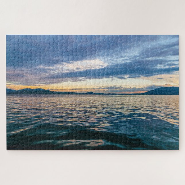 Landschaftliche Landschaft des Lago Maggiore bei S (Horizontal)