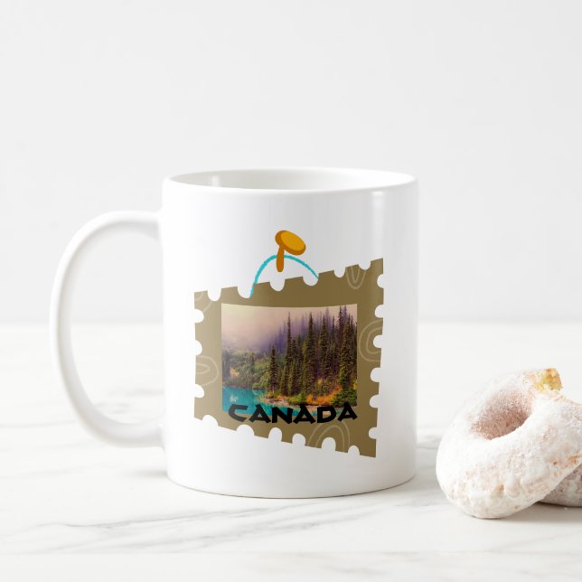 Landschaftliche Nordlandschaft in Briefmarke Kaffeetasse (Mit Donut)