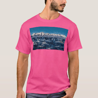 Landschaftliche olympische Berge (Poly Art) T-Shirt