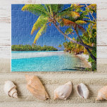 Landschaftliche Sicht auf Cook Island Beach | Trop<br><div class="desc">Erleben Sie die atemberaubende Schönheit der Cook Islands mit diesem atemberaubenden Puzzle. Das Foto vereint das Wesen dieser idyllischen Inseln mit einem malerischen Strand, umgeben von überwucherten Kokospalmen, türkisblauem Wasser und dem klaren blauen Himmel. Wenn Sie dieses Rätsel zusammenspielen, werden Sie das Gefühl haben, zu den ruhigen Küsten des Südpazifiks...</div>