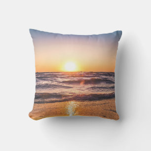 Landschaftliche Sicht auf das Meer bei Sonnenunter Kissen