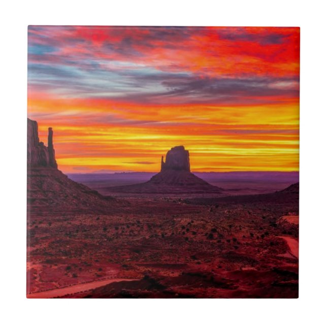 Landschaftliche Sicht auf Sonnenuntergang über Mee Fliese (Vorderseite)