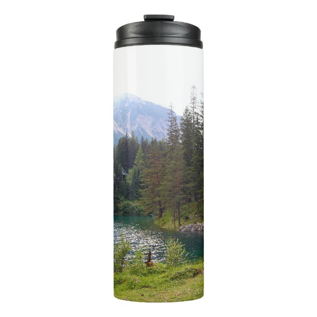 Landschaftlicher Alpenwald und Foto Thermosbecher (Vorderseite)
