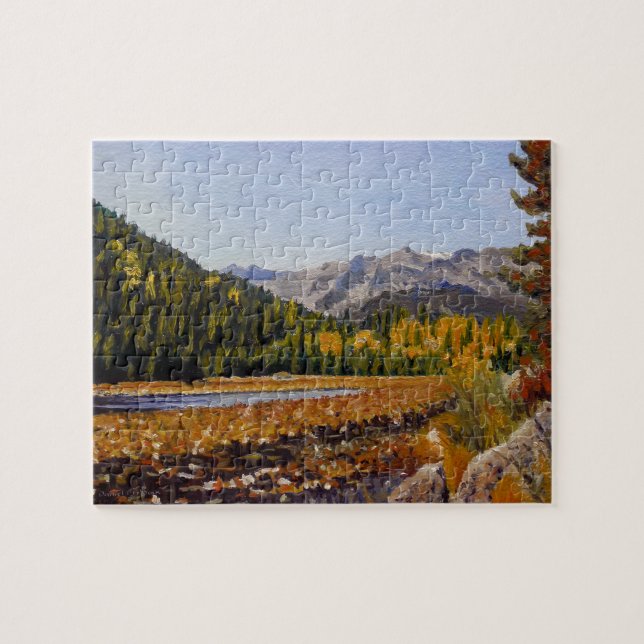 Landschaftlicher Bergsee im Estespark (Horizontal)