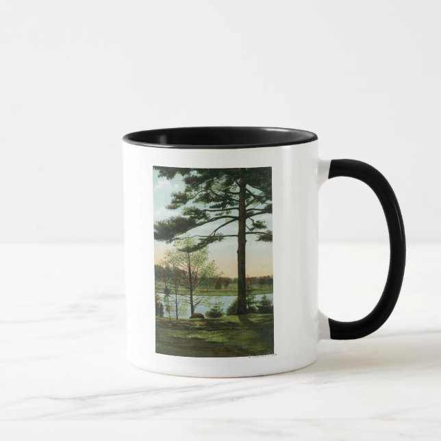 Landschaftlicher Blick auf das Kastaniengebirge Tasse (Rechts)