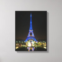 Landschaftlicher Eiffelturm bei Nacht