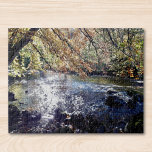Landschaftlicher Fluss<br><div class="desc">Diese Szene ist der Fluss Wansbeck in Northumberland,  England. Dieses Foto zeigt das Sonnenlicht,  das auf dem Wasser glitzert,  wie es von der Uferseite eines ruhigen Morgens aus gesehen wird. Ich hoffe,  dass dir dieses friedliche Puzzle gefällt.</div>