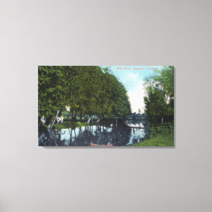 Landschaftlicher Fluss mit Kanu SceneEugene ODER Leinwanddruck