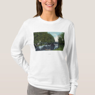 Landschaftlicher Fluss mit Kanu SceneEugene ODER T-Shirt