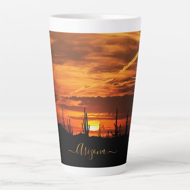 Landschaftliches Arizona Saguaros bei Sonnenunterg Milchtasse (Vorderseite)