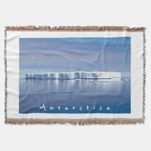 Landschaftliches Foto der Antarktis mit weißem Tex Decke