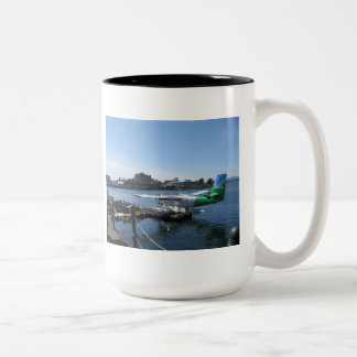 Landschaftliches Seeflugzeug in Victoria Zweifarbige Tasse