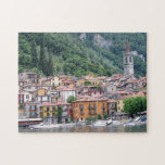 Landschaftliches Varenna, Italien am Comer See<br><div class="desc">Dieser landschaftliche Ausblick auf Varenna, Italien war schön in Person, aber es wird Ihre eigene besondere Ansicht sein, wenn abgeschlossen. Varenna ist eine Gemeinde am Comer See in der Provinz Lecco in der italienischen Region Lombardei, ca. 60 km nördlich von Mailand und ca. 20 km nordwestlich von LeccoSize: 11" x...</div>