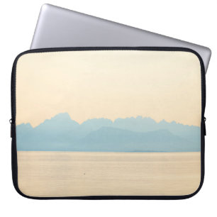LANDSCHAFTSAUFNAHME EINES BERGES UND EINER WASSERF LAPTOPSCHUTZHÜLLE