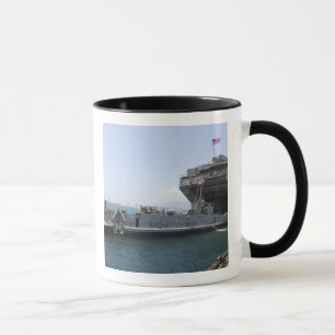 LandungsbootGebrauchsbewegen in Position Tasse