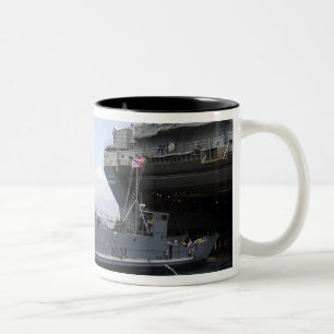LandungsbootGebrauchsbewegen in Position Zweifarbige Tasse