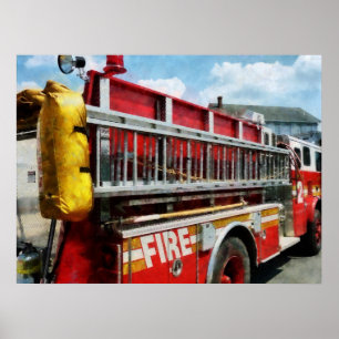 Lange Ladung auf Feuerwehrfahrzeugen Poster