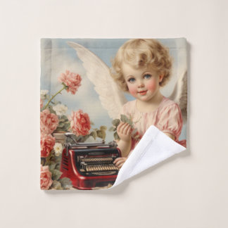L'ange mignon écrit une lettre d'amour