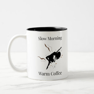 Langsame Morgen-Warme-Kaffee-Silhouetten-Kunst Zweifarbige Tasse