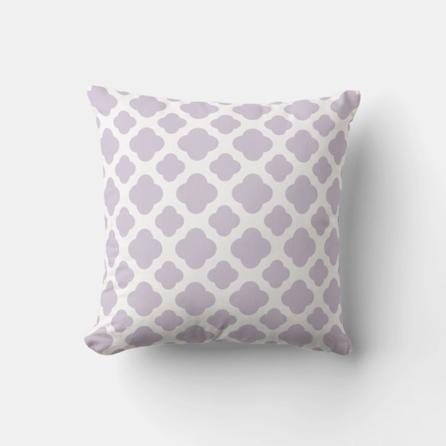 Languid Lavender und White Quatrefoil Muster Kissen (Vorderseite)